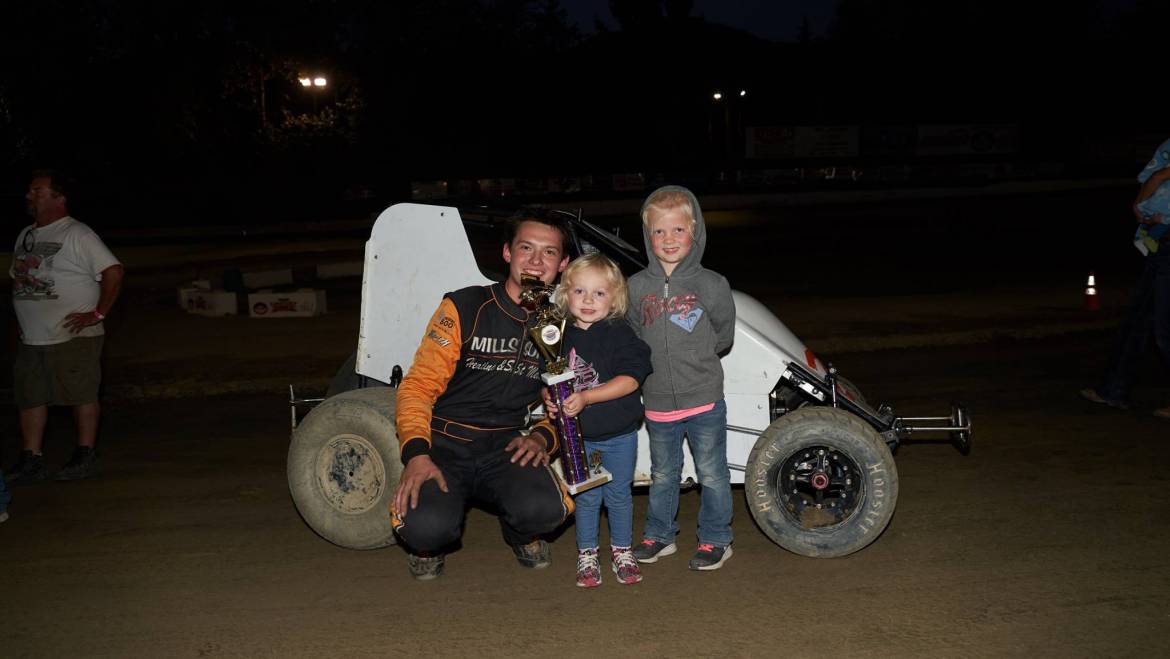Price Wires Field Wingless at Deming Speedway